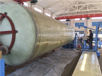 Talian Pengeluaran Tangki Penyimpanan Menegak FRP